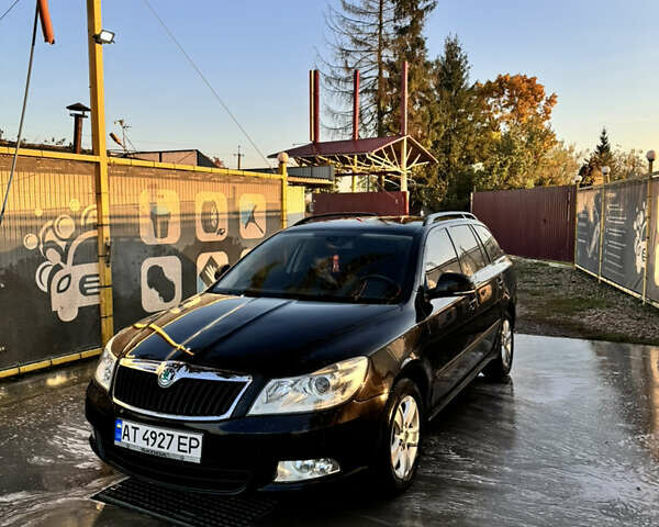 Черный Шкода Октавия, объемом двигателя 1.6 л и пробегом 217 тыс. км за 8500 $, фото 1 на Automoto.ua
