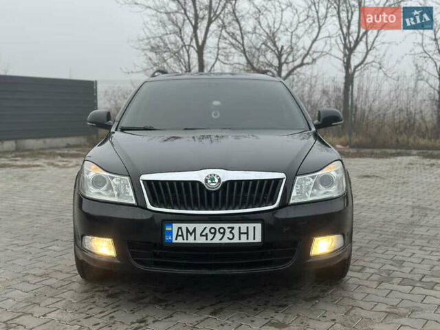 Черный Шкода Октавия, объемом двигателя 1.6 л и пробегом 320 тыс. км за 7200 $, фото 1 на Automoto.ua