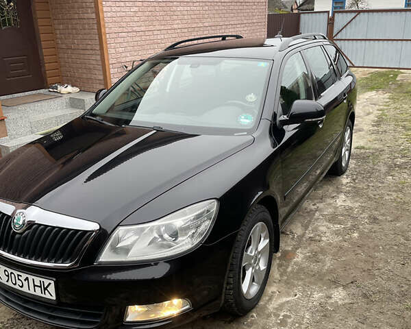 Чорний Шкода Октавія, об'ємом двигуна 1.6 л та пробігом 266 тис. км за 8000 $, фото 1 на Automoto.ua