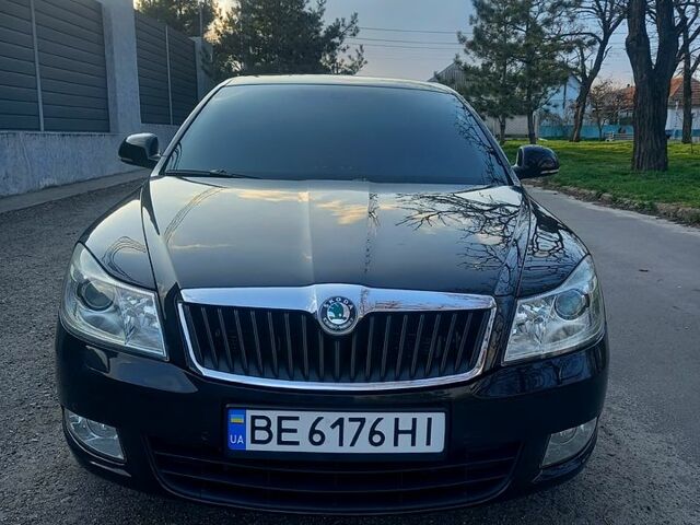Черный Шкода Октавия, объемом двигателя 1.8 л и пробегом 203 тыс. км за 7200 $, фото 1 на Automoto.ua