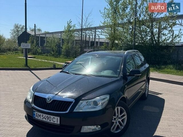 Черный Шкода Октавия, объемом двигателя 2 л и пробегом 346 тыс. км за 7200 $, фото 1 на Automoto.ua