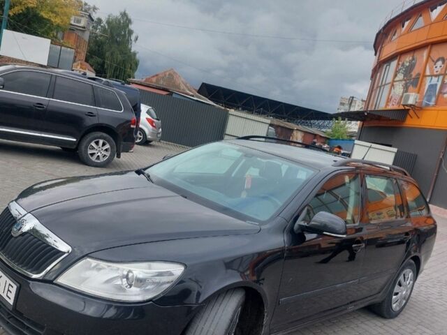 Чорний Шкода Октавія, об'ємом двигуна 1.6 л та пробігом 197 тис. км за 7226 $, фото 1 на Automoto.ua