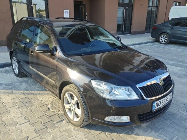 Чорний Шкода Октавія, об'ємом двигуна 1.6 л та пробігом 246 тис. км за 7999 $, фото 1 на Automoto.ua