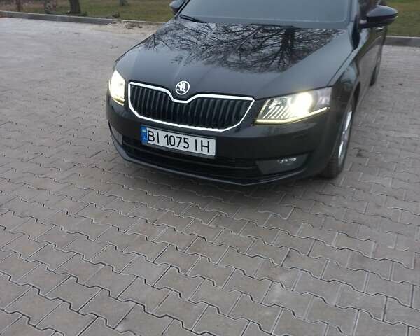 Черный Шкода Октавия, объемом двигателя 1.6 л и пробегом 249 тыс. км за 12800 $, фото 1 на Automoto.ua