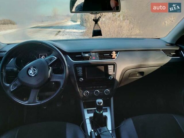 Черный Шкода Октавия, объемом двигателя 1.6 л и пробегом 280 тыс. км за 10900 $, фото 1 на Automoto.ua