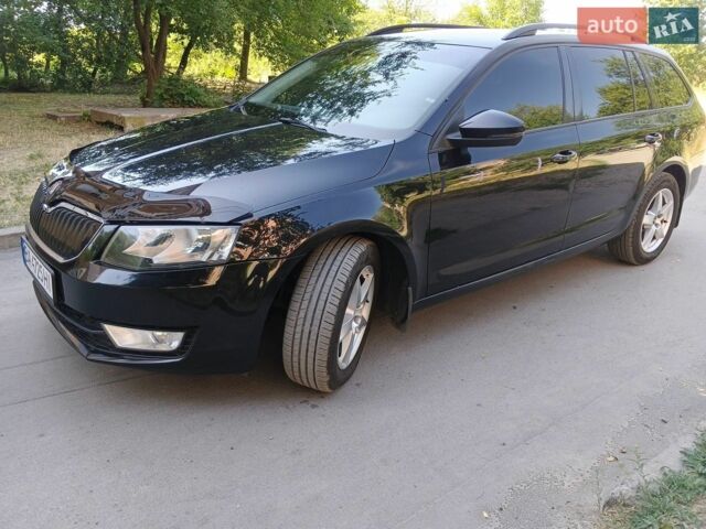 Черный Шкода Октавия, объемом двигателя 1.6 л и пробегом 290 тыс. км за 10800 $, фото 1 на Automoto.ua
