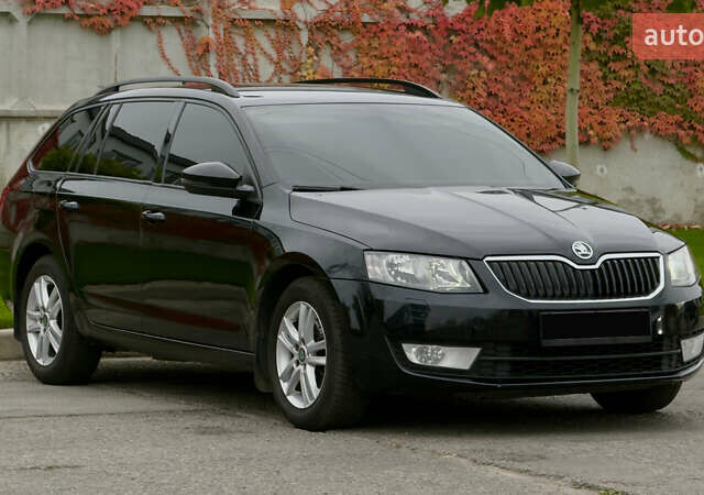 Шкода Октавия 2014 в Днепре (Днепропетровске) на Automoto.ua Черный Шкода Октавия, объемом двигателя 1.97 л и пробегом 192 тыс. км за 11500 $, фото 1 на Automoto.ua