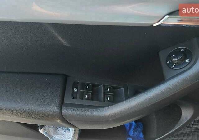 Черный Шкода Октавия, объемом двигателя 1.6 л и пробегом 210 тыс. км за 10500 $, фото 1 на Automoto.ua