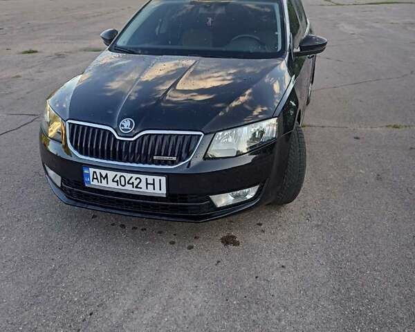 Черный Шкода Октавия, объемом двигателя 1.6 л и пробегом 229 тыс. км за 10900 $, фото 1 на Automoto.ua