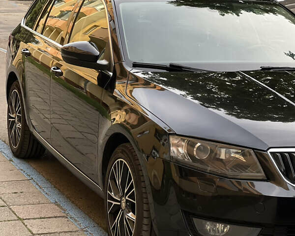 Черный Шкода Октавия, объемом двигателя 1.97 л и пробегом 258 тыс. км за 12000 $, фото 1 на Automoto.ua