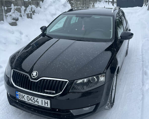 Черный Шкода Октавия, объемом двигателя 1.6 л и пробегом 256 тыс. км за 11800 $, фото 1 на Automoto.ua
