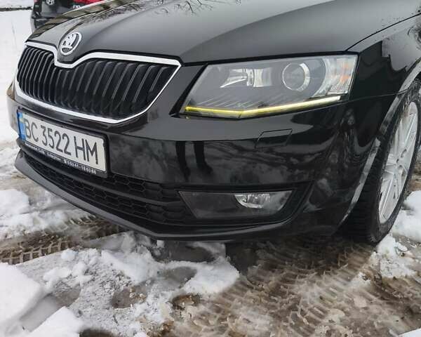 Черный Шкода Октавия, объемом двигателя 1.6 л и пробегом 320 тыс. км за 11300 $, фото 1 на Automoto.ua