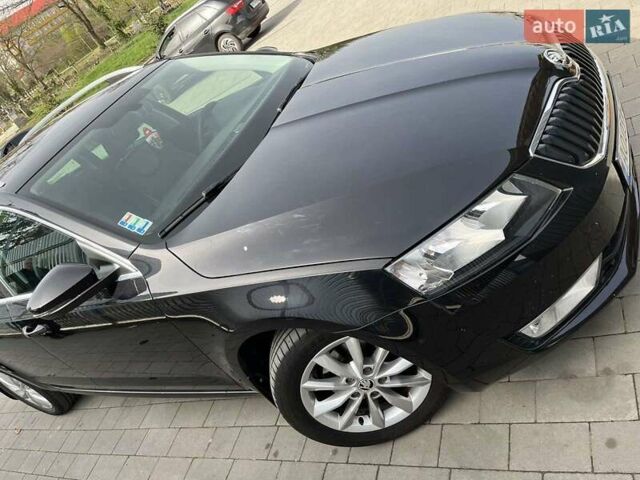 Черный Шкода Октавия, объемом двигателя 1.6 л и пробегом 130 тыс. км за 12300 $, фото 1 на Automoto.ua