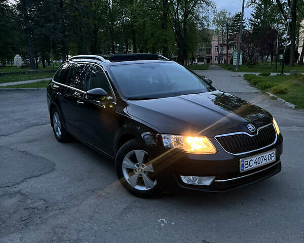 Черный Шкода Октавия, объемом двигателя 1.6 л и пробегом 252 тыс. км за 11999 $, фото 1 на Automoto.ua