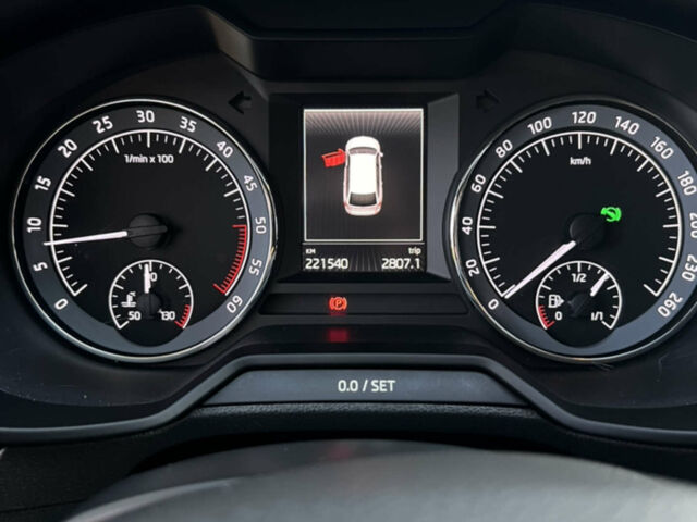 Черный Шкода Октавия, объемом двигателя 1.6 л и пробегом 235 тыс. км за 12900 $, фото 1 на Automoto.ua