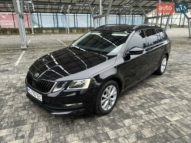 Черный Шкода Октавия, объемом двигателя 1.6 л и пробегом 219 тыс. км за 13500 $, фото 1 на Automoto.ua