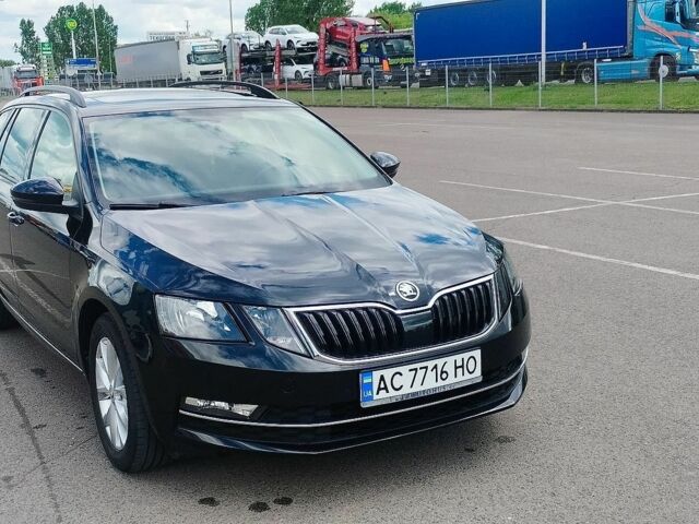 Черный Шкода Октавия, объемом двигателя 2 л и пробегом 240 тыс. км за 15500 $, фото 1 на Automoto.ua