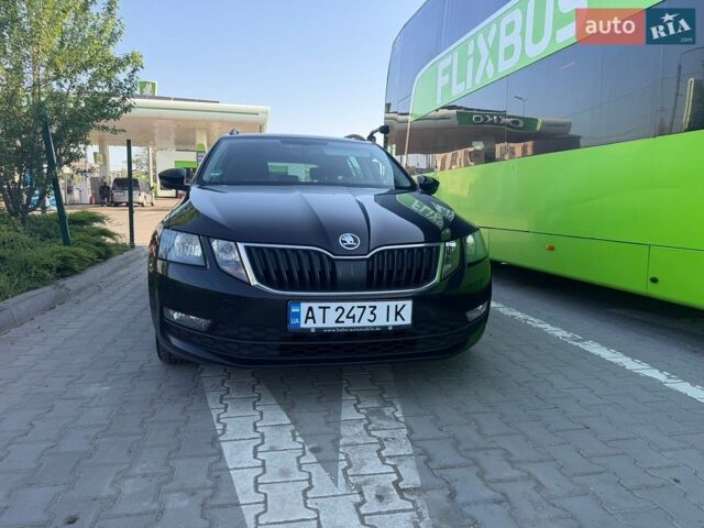 Черный Шкода Октавия, объемом двигателя 1.6 л и пробегом 275 тыс. км за 11400 $, фото 1 на Automoto.ua