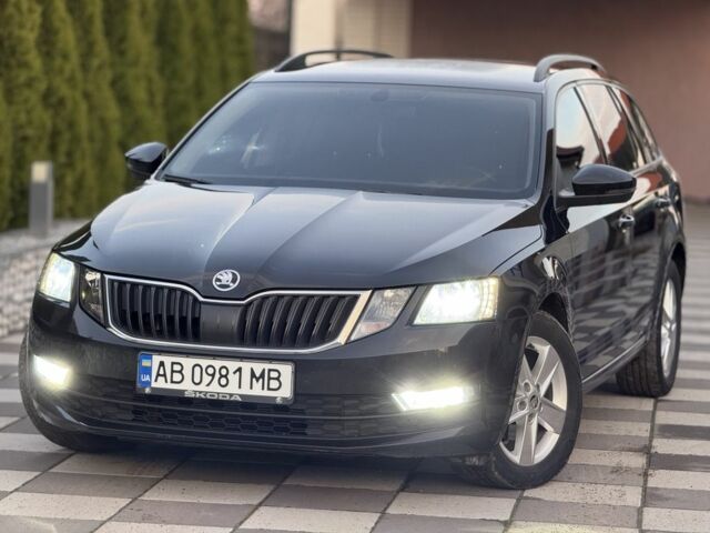 Черный Шкода Октавия, объемом двигателя 1.6 л и пробегом 243 тыс. км за 13850 $, фото 1 на Automoto.ua
