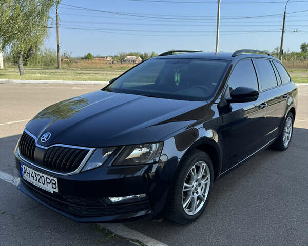 Шкода Октавия 2017 в Славянске на Automoto.ua Черный Шкода Октавия, объемом двигателя 1.6 л и пробегом 295 тыс. км за 13300 $, фото 1 на Automoto.ua