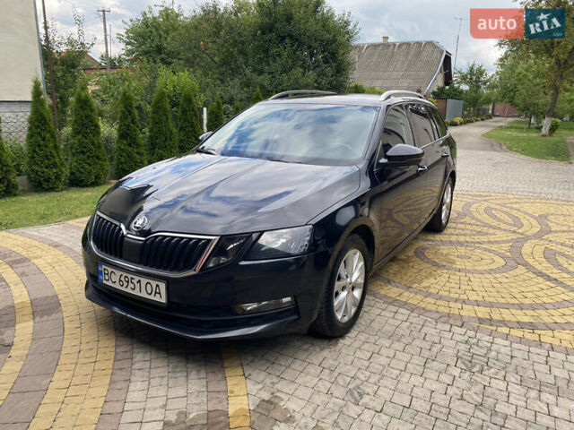 Черный Шкода Октавия, объемом двигателя 1.6 л и пробегом 269 тыс. км за 13000 $, фото 1 на Automoto.ua