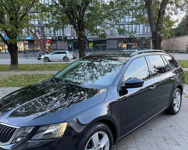 Шкода Октавия 2017 в Ужгороде на Automoto.ua Черный Шкода Октавия, объемом двигателя 2 л и пробегом 286 тыс. км за 14150 $, фото 1 на Automoto.ua