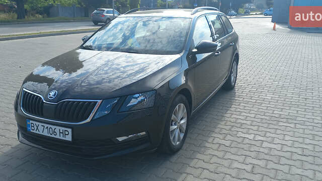 Чорний Шкода Октавія, об'ємом двигуна 1.6 л та пробігом 217 тис. км за 12727 $, фото 1 на Automoto.ua
