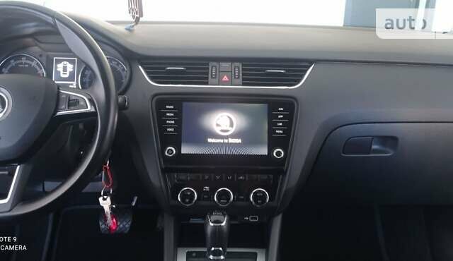 Чорний Шкода Октавія, об'ємом двигуна 1 л та пробігом 339 тис. км за 11999 $, фото 1 на Automoto.ua
