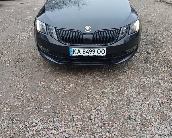 Черный Шкода Октавия, объемом двигателя 1.6 л и пробегом 270 тыс. км за 14000 $, фото 1 на Automoto.ua