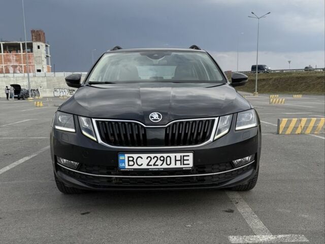 Черный Шкода Октавия, объемом двигателя 2 л и пробегом 261 тыс. км за 18900 $, фото 1 на Automoto.ua