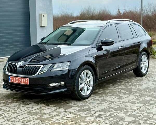 Черный Шкода Октавия, объемом двигателя 1.6 л и пробегом 235 тыс. км за 12250 $, фото 1 на Automoto.ua