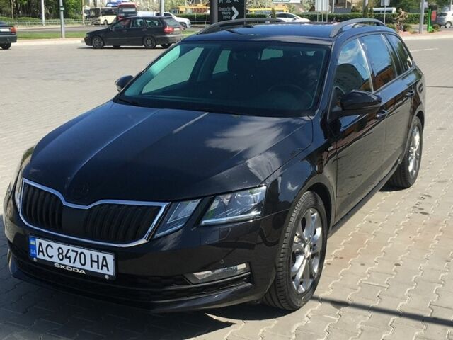 Черный Шкода Октавия, объемом двигателя 1.6 л и пробегом 274 тыс. км за 13000 $, фото 1 на Automoto.ua