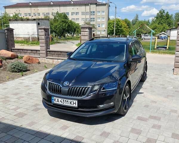 Черный Шкода Октавия, объемом двигателя 1.97 л и пробегом 287 тыс. км за 15800 $, фото 1 на Automoto.ua