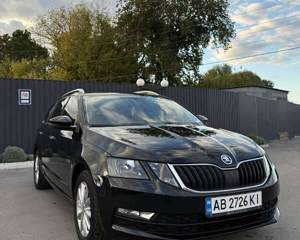 Черный Шкода Октавия, объемом двигателя 1.6 л и пробегом 223 тыс. км за 13200 $, фото 1 на Automoto.ua