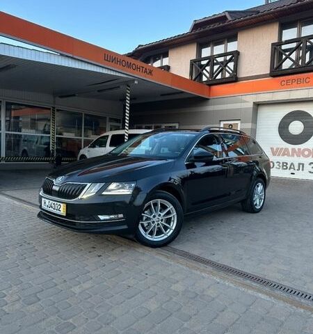 Черный Шкода Октавия, объемом двигателя 2 л и пробегом 260 тыс. км за 16500 $, фото 1 на Automoto.ua