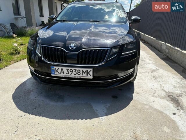Черный Шкода Октавия, объемом двигателя 1.6 л и пробегом 225 тыс. км за 15900 $, фото 1 на Automoto.ua