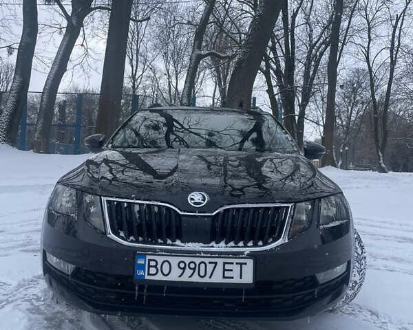 Черный Шкода Октавия, объемом двигателя 2 л и пробегом 174 тыс. км за 15300 $, фото 1 на Automoto.ua