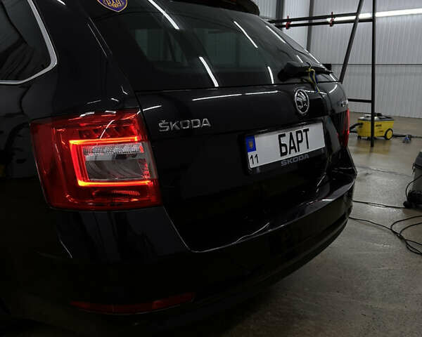 Черный Шкода Октавия, объемом двигателя 1.6 л и пробегом 268 тыс. км за 15500 $, фото 1 на Automoto.ua