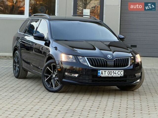 Черный Шкода Октавия, объемом двигателя 1.6 л и пробегом 218 тыс. км за 12999 $, фото 1 на Automoto.ua