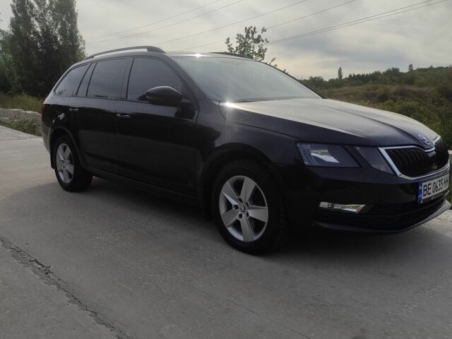 Чорний Шкода Октавія, об'ємом двигуна 2 л та пробігом 206 тис. км за 12800 $, фото 1 на Automoto.ua