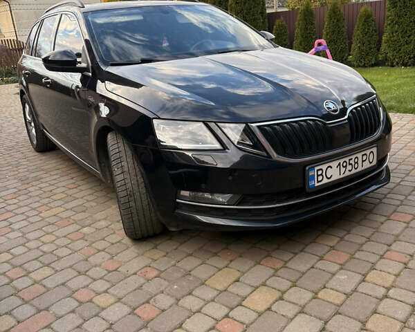 Черный Шкода Октавия, объемом двигателя 1.97 л и пробегом 247 тыс. км за 17500 $, фото 1 на Automoto.ua