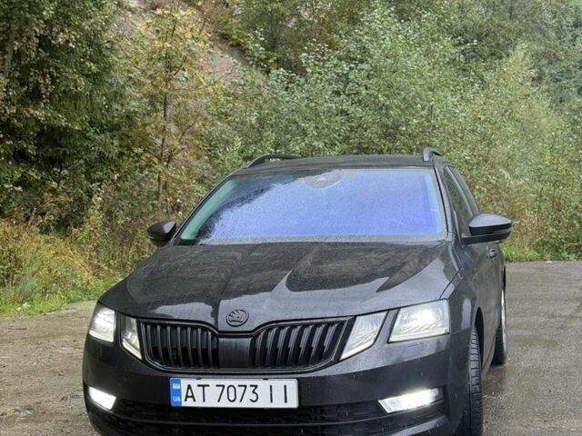 Чорний Шкода Октавія, об'ємом двигуна 2 л та пробігом 300 тис. км за 17000 $, фото 1 на Automoto.ua