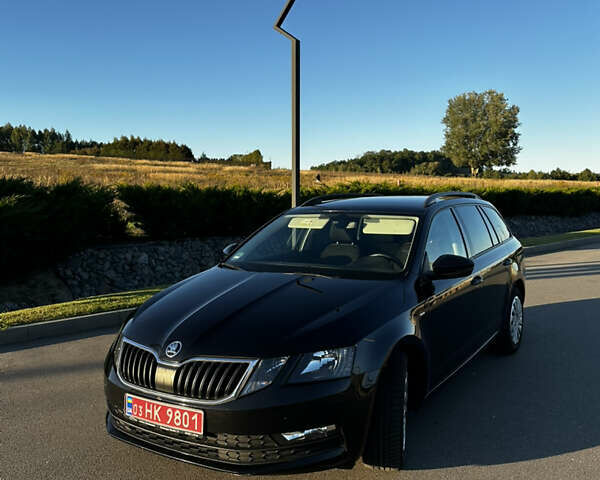 Шкода Октавия 2018 в Киеве на Automoto.ua Черный Шкода Октавия, объемом двигателя 1.6 л и пробегом 246 тыс. км за 13000 $, фото 1 на Automoto.ua