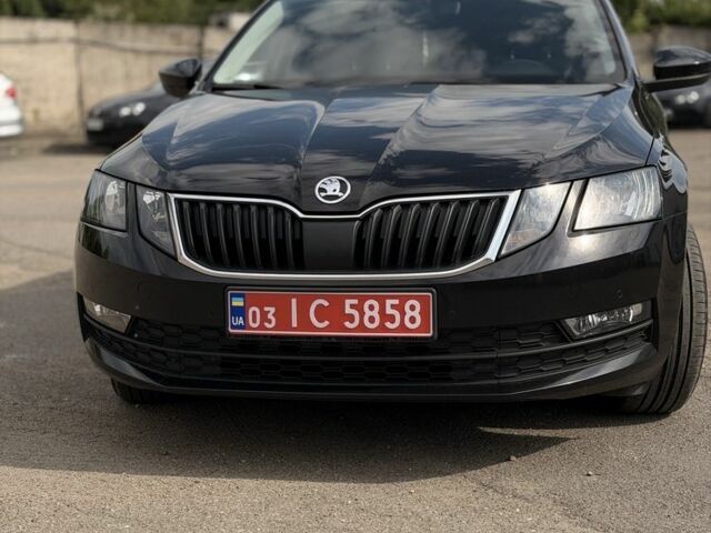 Черный Шкода Октавия, объемом двигателя 1.6 л и пробегом 203 тыс. км за 12500 $, фото 1 на Automoto.ua
