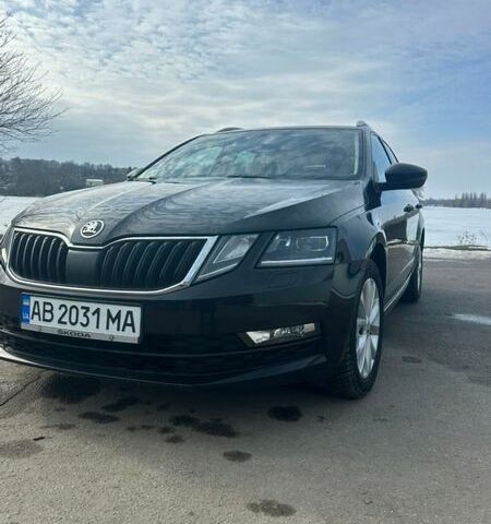 Черный Шкода Октавия, объемом двигателя 1.6 л и пробегом 237 тыс. км за 15200 $, фото 1 на Automoto.ua