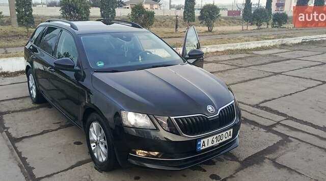Черный Шкода Октавия, объемом двигателя 1.6 л и пробегом 340 тыс. км за 14800 $, фото 1 на Automoto.ua