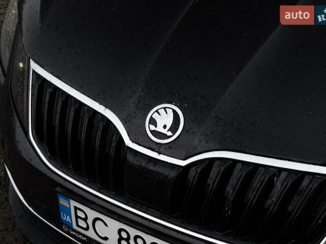 Черный Шкода Октавия, объемом двигателя 2 л и пробегом 326 тыс. км за 14141 $, фото 1 на Automoto.ua