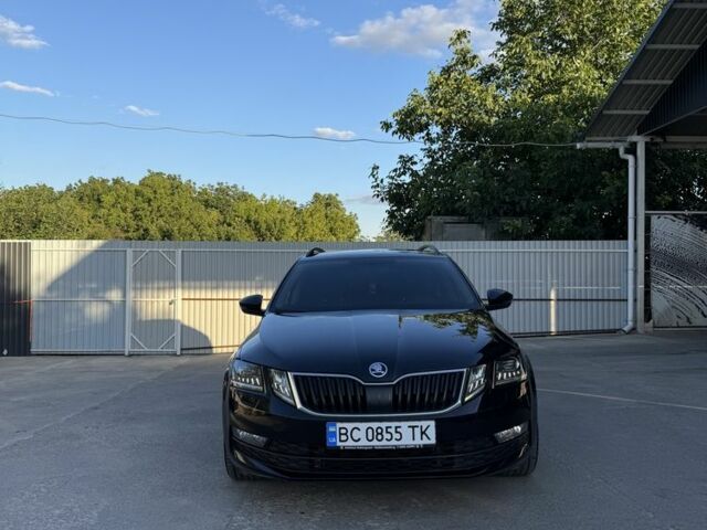 Черный Шкода Октавия, объемом двигателя 2 л и пробегом 255 тыс. км за 15812 $, фото 1 на Automoto.ua
