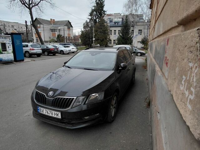 Черный Шкода Октавия, объемом двигателя 1.6 л и пробегом 258 тыс. км за 12800 $, фото 1 на Automoto.ua