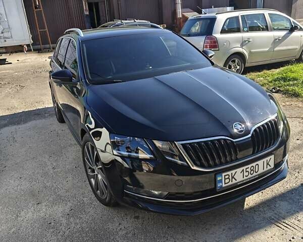 Шкода Октавия 2019 в Ровно на Automoto.ua Черный Шкода Октавия, объемом двигателя 1.98 л и пробегом 270 тыс. км за 19000 $, фото 1 на Automoto.ua